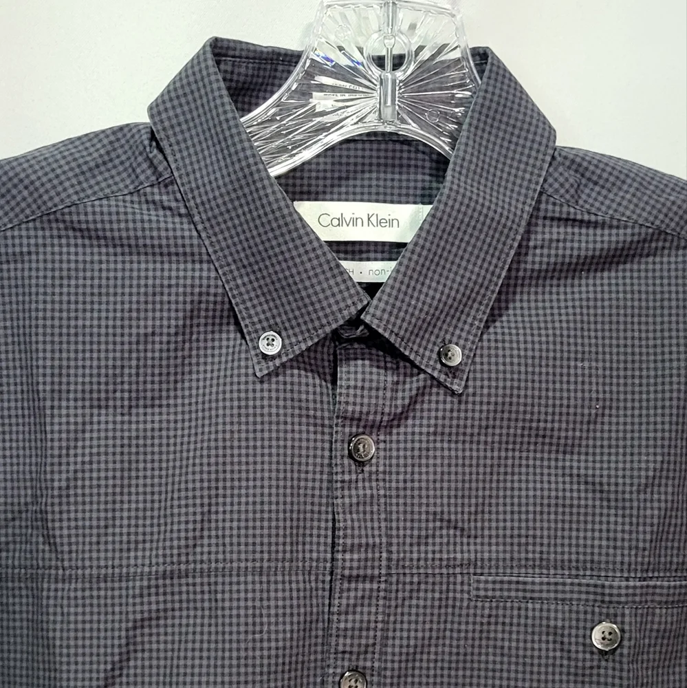 Calvin Klein Men's Black/Gray Cool Tech Checkered Button Down Shirt Size Small - Picture 3 of 7